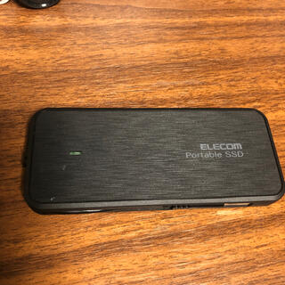 エレコム(ELECOM)のエレコム 外付けSSD 240GB USB3.1(Gen1)対応 ケーブル収納(PC周辺機器)