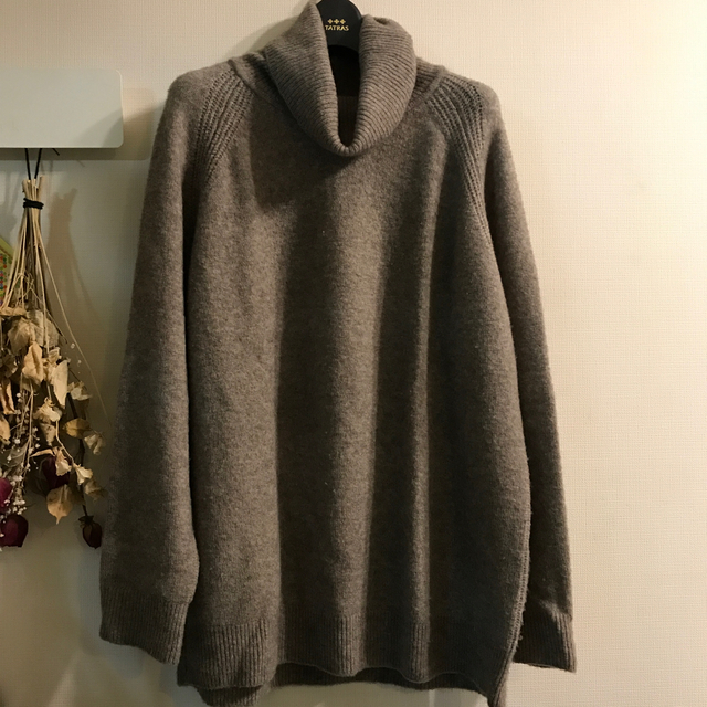 MUJI (無印良品)(ムジルシリョウヒン)の無印良品ヤク入りオフタートルネックセーター サイズXLサイズ 定価6990円 レディースのトップス(ニット/セーター)の商品写真