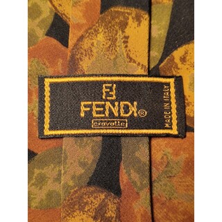 フェンディ(FENDI)の【FENDI】美品　ネクタイ　オシャレな植物柄(ネクタイ)