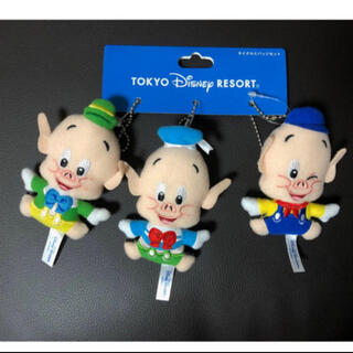 ディズニー(Disney)の三匹の子ぶたキーホルダー(キャラクターグッズ)
