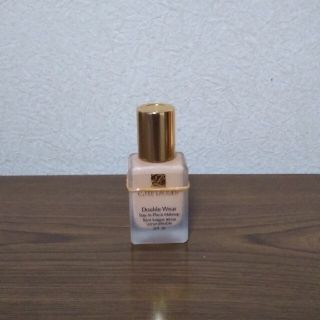 エスティローダー(Estee Lauder)の【美品】エスティローダーダブルウェアファンデーション(ファンデーション)