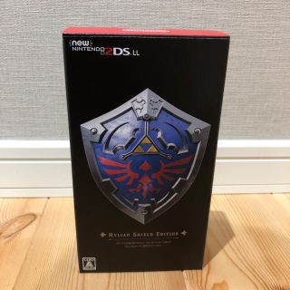 ニンテンドー2DS(ニンテンドー2DS)のNewニンテンドー2DSLL ハイリアンシールドエディション　(携帯用ゲーム機本体)