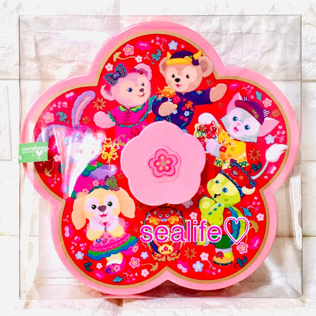 Disney(ディズニー)の香港ディズニー❣️新作✨春節 2021 お菓子セット ダフフレ♡ エンタメ/ホビーのおもちゃ/ぬいぐるみ(キャラクターグッズ)の商品写真