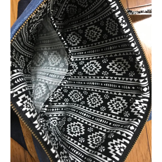 AZUL by moussy(アズールバイマウジー)の美品アズールバイマウジー ショルダーバッグ クラッチ ポーチ デニム  レディースのバッグ(ショルダーバッグ)の商品写真