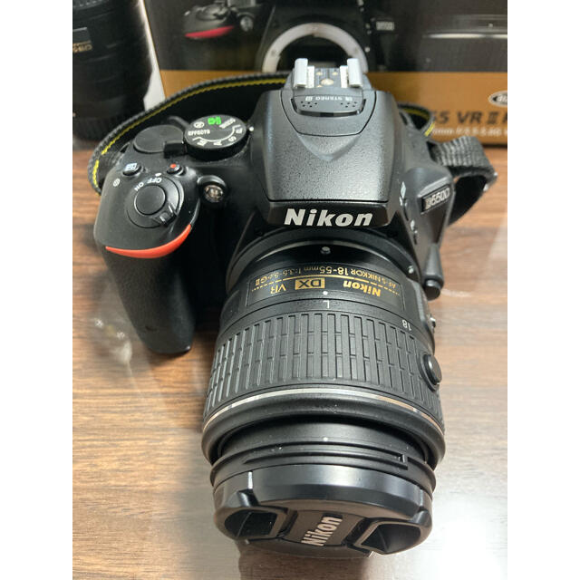 Nikon(ニコン)のNikon D5500 ダブルズームキット BLACK スマホ/家電/カメラのカメラ(デジタル一眼)の商品写真