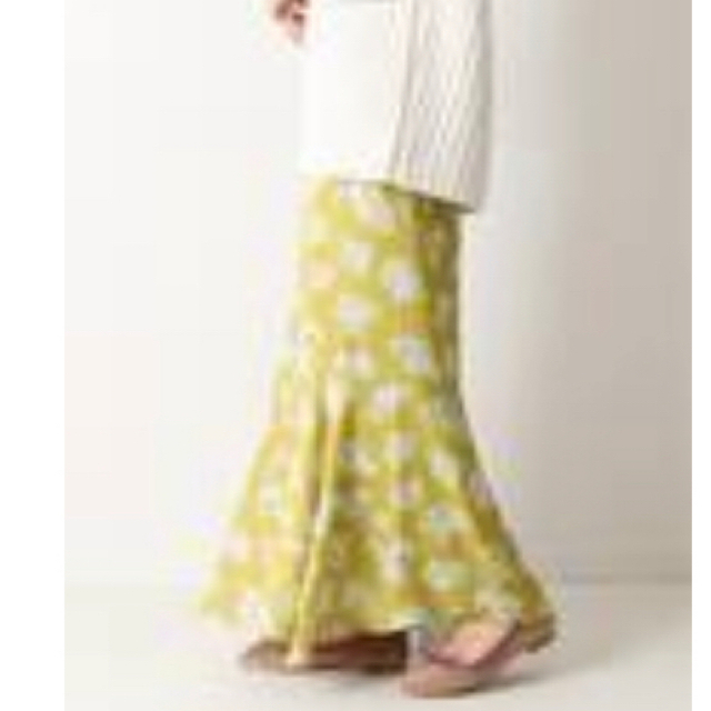 Spick & Span(スピックアンドスパン)のSpic&Span ヘムラインフラワープリントスカート レディースのスカート(ロングスカート)の商品写真
