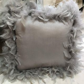 ザラホーム(ZARA HOME)の1.新品タグ付　ZARAHOME ザラホーム　フェザークッション　(クッション)