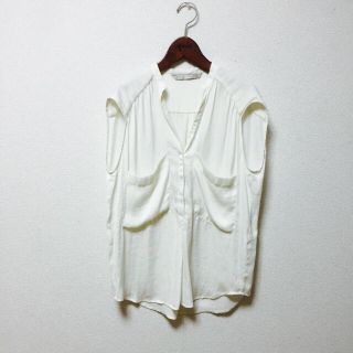 ザラ(ZARA)のサテン ブラウス 白 ザラZARA(シャツ/ブラウス(半袖/袖なし))