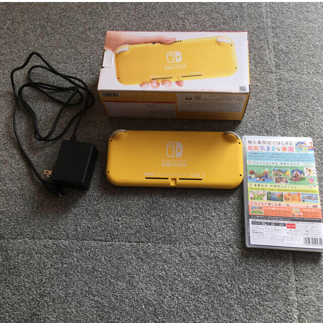 Nintendo Switch(ニンテンドースイッチ)の★送料込★Nintendo Switch Lite あつまれどうぶつの森セット エンタメ/ホビーのゲームソフト/ゲーム機本体(家庭用ゲーム機本体)の商品写真