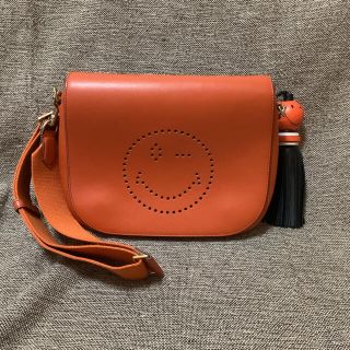 ANYA HINDMARCH - ANYAHINDMARCH ショルダーバッグとスマイルタッセル