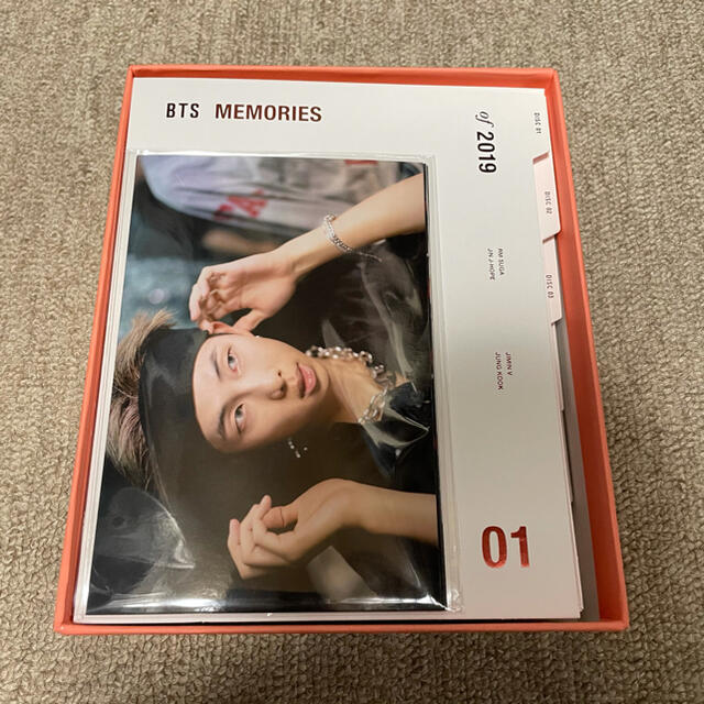 防弾少年団(BTS)(ボウダンショウネンダン)のBTS メモリーズ Blu-ray エンタメ/ホビーのCD(K-POP/アジア)の商品写真