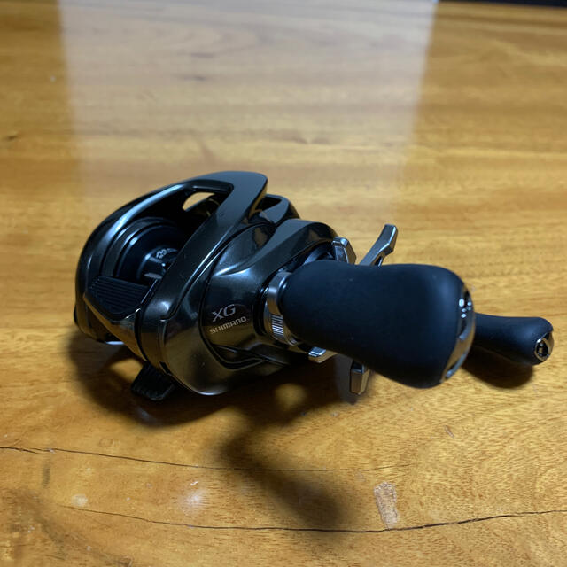 SHIMANO(シマノ)のシマノ　20メタニウム　XG右巻き スポーツ/アウトドアのフィッシング(リール)の商品写真