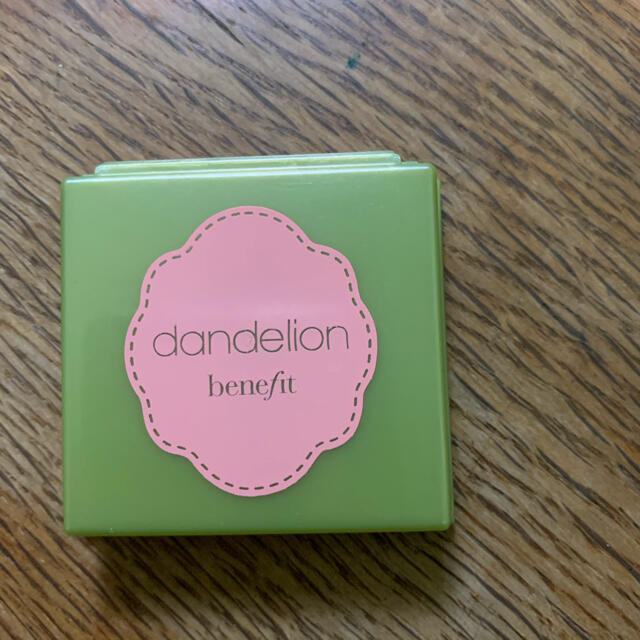 Benefit(ベネフィット)のbenefit ベネフィット ダンドリオン コスメ/美容のベースメイク/化粧品(チーク)の商品写真