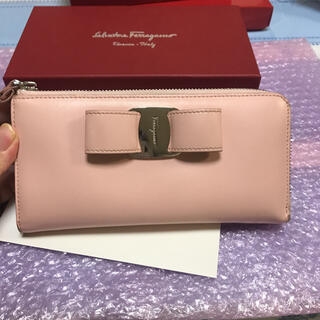 フェラガモ(Ferragamo)のTomo様専用☆Ferragamo ヴァラ　長財布　ピンク　箱なし☆(財布)