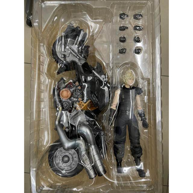 プレイアーツ改 クラウド・ストライフ&ハーディ=デイトナ FF7