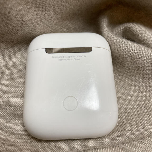 Apple(アップル)の大胆値下❗️純正AirPods 第一世代　ケースのみ スマホ/家電/カメラのオーディオ機器(ヘッドフォン/イヤフォン)の商品写真