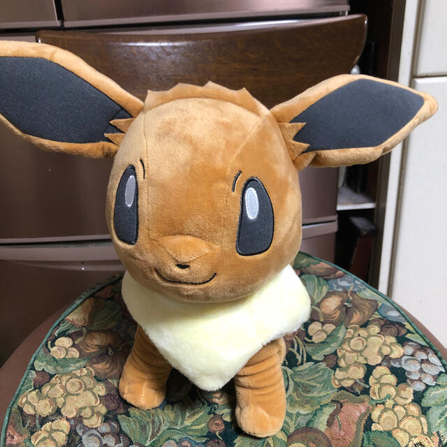 ポケモン 最終値下げ ポケモン25周年記念 イーブイ等身大ぬいぐるみの通販 By 桃色林檎 S Shop ポケモンならラクマ