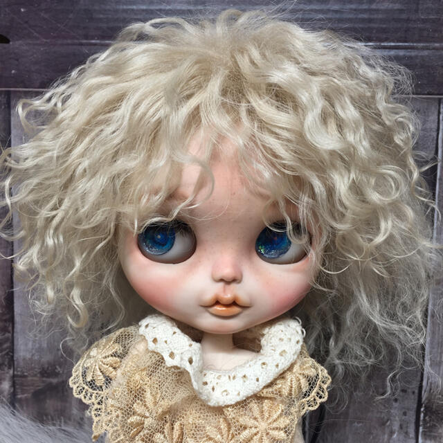 blythe_w-156シャイニーベージュ✨チベットラムフルスキンウィッグ