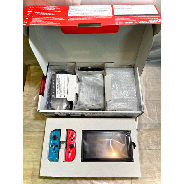 【中古/外箱難あり】NintendoSwitch本体 エンタメ/ホビーのゲームソフト/ゲーム機本体(家庭用ゲーム機本体)の商品写真