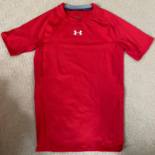 UNDER ARMOUR(アンダーアーマー)のアンダーアーマー アンダーシャツ メンズ半袖赤色XL美品 スポーツ/アウトドアのトレーニング/エクササイズ(トレーニング用品)の商品写真