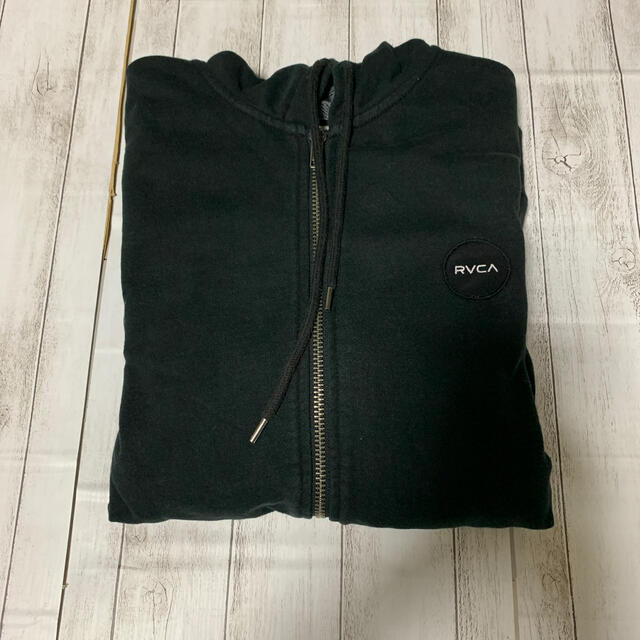 RVCA(ルーカ)のRVCA ルーカ　フード付きパーカ　黒　（ブラック） メンズのトップス(パーカー)の商品写真