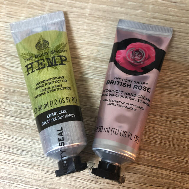 THE BODY SHOP(ザボディショップ)のTHE BODY SHOP ハンドクリーム2本 コスメ/美容のボディケア(ハンドクリーム)の商品写真