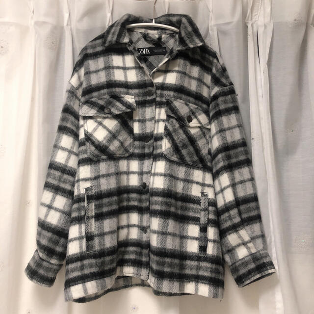 ZARA(ザラ)のzara  アウター レディースのジャケット/アウター(その他)の商品写真