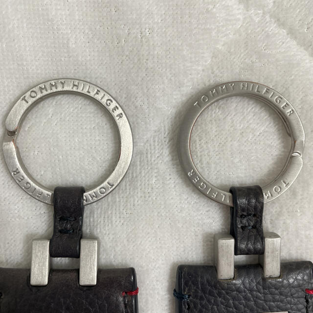 TOMMY HILFIGER(トミーヒルフィガー)の【２個セット】TOMMYキーホルダー レディースのファッション小物(キーホルダー)の商品写真