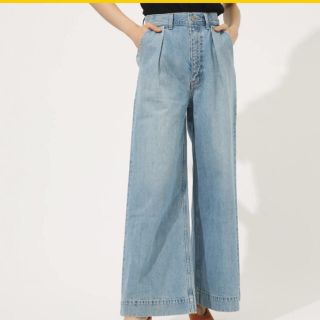 アズールバイマウジー(AZUL by moussy)の美品　AZUL ワンタックワイドパンツ　ブルー(デニム/ジーンズ)