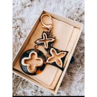 ヴィトン(LOUIS VUITTON) べっ甲 キーホルダー(レディース)の通販 20点 ヴィトン(LOUIS VUITTON) べっ甲 キーホルダー(レディース)の通販 20点