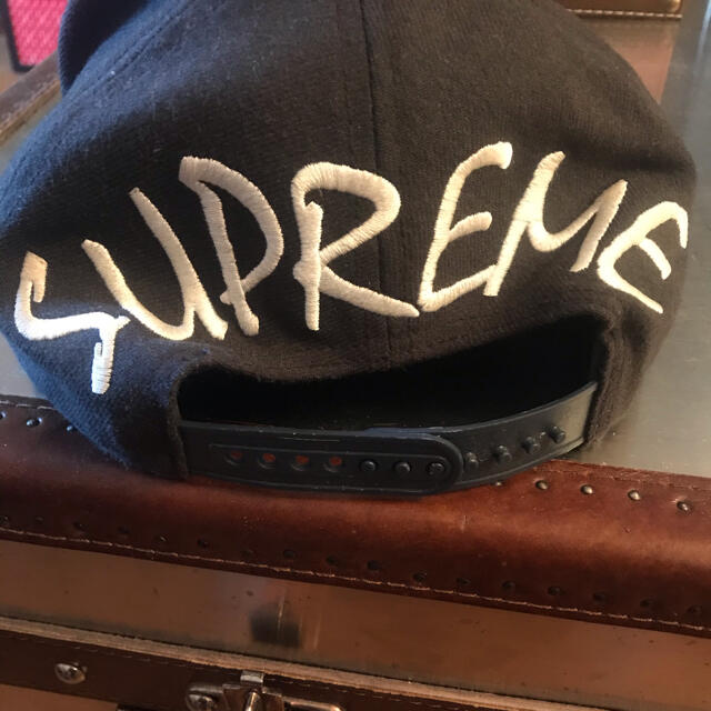 Supreme(シュプリーム)のsupreme ヤンキース　キャップ　帽子 メンズの帽子(キャップ)の商品写真