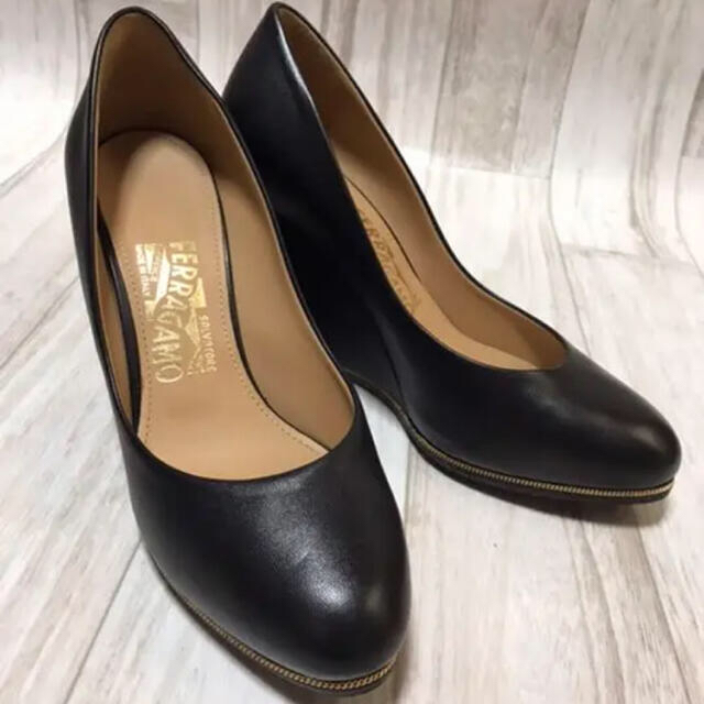 Salvatore Ferragamo(サルヴァトーレフェラガモ)のお値下げ‼️Salvatore Ferragamo  パンプス レディースの靴/シューズ(ハイヒール/パンプス)の商品写真