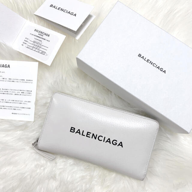 Balenciaga(バレンシアガ)のバレンシアガ　長財布　ホワイト　確実正規品 メンズのファッション小物(長財布)の商品写真
