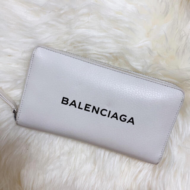 Balenciaga(バレンシアガ)のバレンシアガ　長財布　ホワイト　確実正規品 メンズのファッション小物(長財布)の商品写真