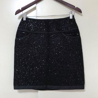 トゥービーシック(TO BE CHIC)の美品 TO BE CHIC 膝丈スカート タイト スパンコール 黒(ひざ丈スカート)