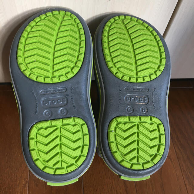 crocs(クロックス)のスノーブーツ　キッズ キッズ/ベビー/マタニティのキッズ靴/シューズ(15cm~)(ブーツ)の商品写真