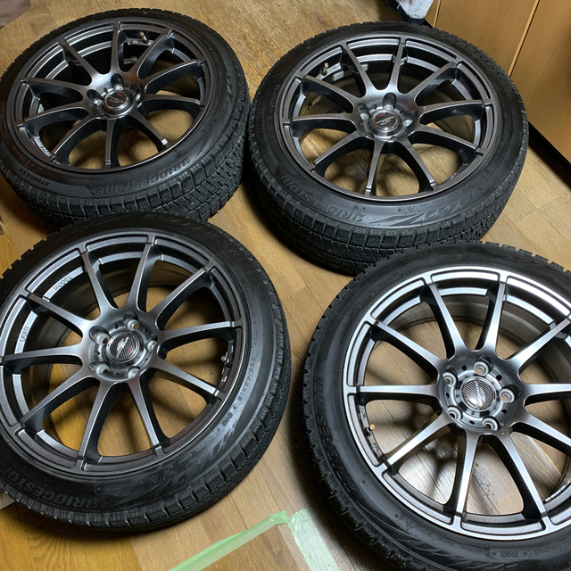 使用少なめ ブリジストンVRX2 225/45R18 8J＋45 本格派ま！