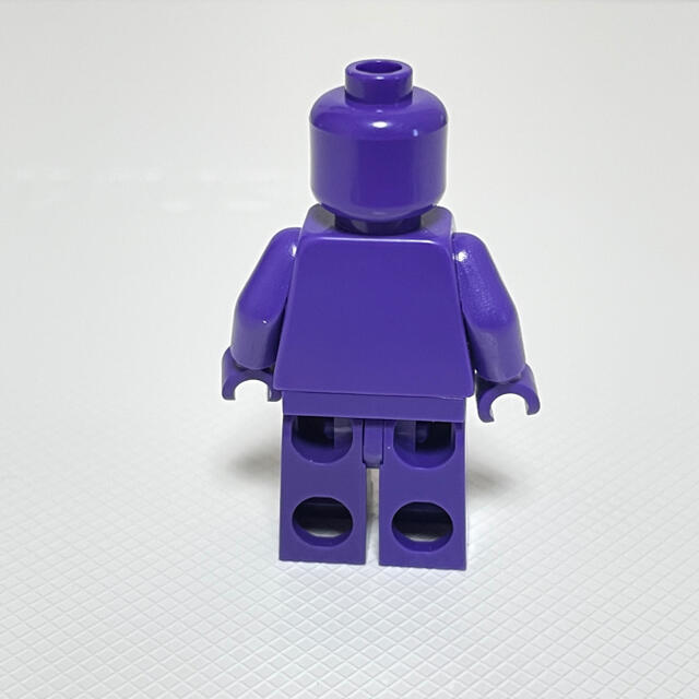 Lego(レゴ)の★全ラクマ唯一超激レアレゴ★モノクロームミニフィグ★ Dark Purple  エンタメ/ホビーのおもちゃ/ぬいぐるみ(その他)の商品写真