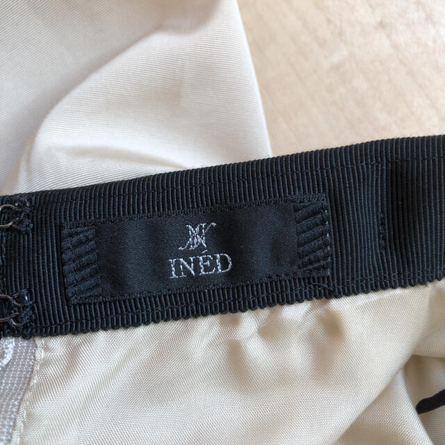 INED(イネド)のスカート　INED 11号 レディースのスカート(ひざ丈スカート)の商品写真