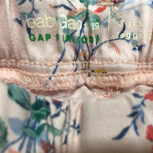 babyGAP(ベビーギャップ)の美品☆babyGap☆スキニージーンズ☆カラーデニム キッズ/ベビー/マタニティのキッズ服女の子用(90cm~)(パンツ/スパッツ)の商品写真