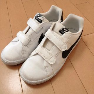 ナイキ(NIKE)のナイキ　スニーカー　白　サイズ22cm(スニーカー)