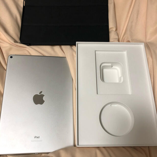 iPad(アイパッド)のiPad Air 3 64GB 整備品　シルバー スマホ/家電/カメラのPC/タブレット(タブレット)の商品写真