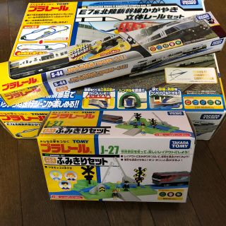 タカラトミー(Takara Tomy)のプラレール　かがやき立体レールセット(電車のおもちゃ/車)