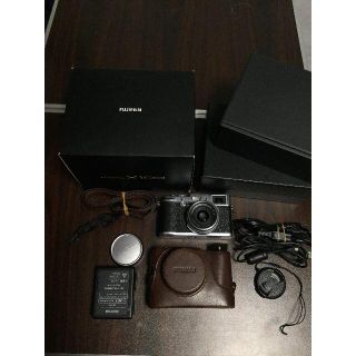 フジフイルム(富士フイルム)の富士フイルム FinePix X100(コンパクトデジタルカメラ)