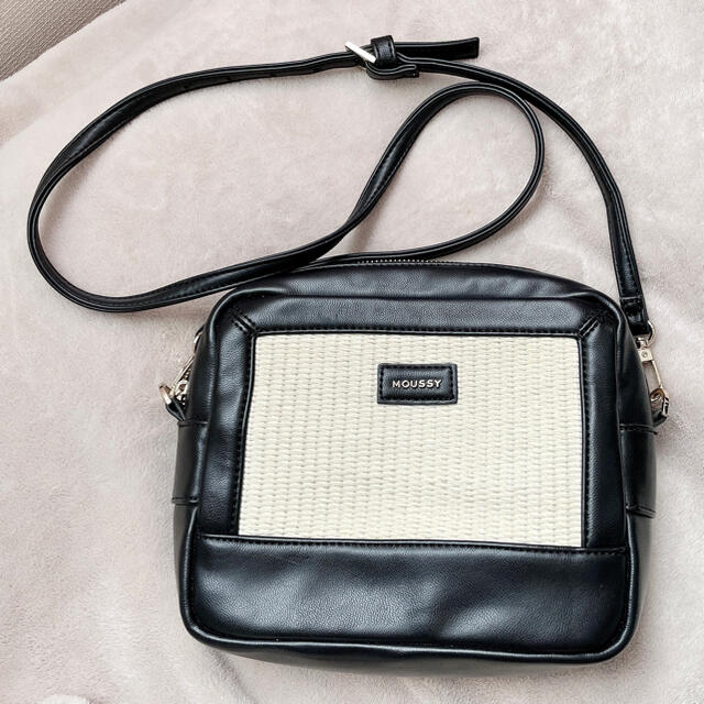 Moussy Moussy ショルダーバッグ ブラックの通販 By Ap Nail マウジーならラクマ Moussy Moussy ショルダーバッグ ブラックの通販 By Ap Nail マウジーならラクマ