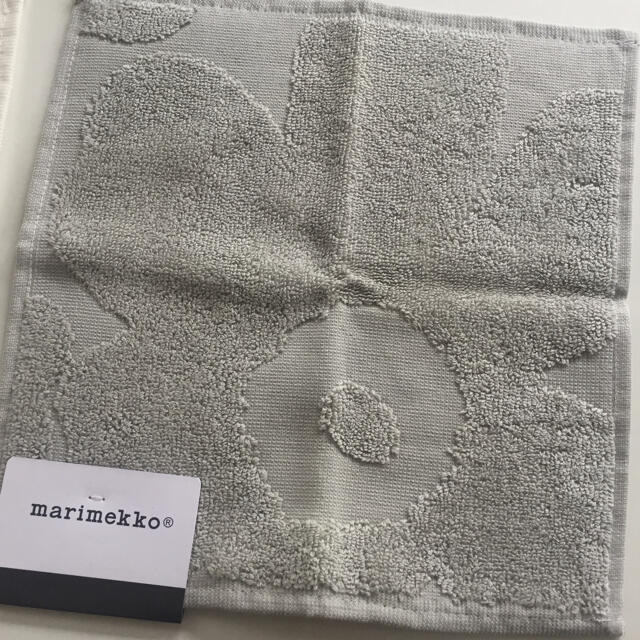 marimekko(マリメッコ)の新品✨マリメッコ ハンドタオル タオルハンカチ2枚セット レディースのファッション小物(ハンカチ)の商品写真