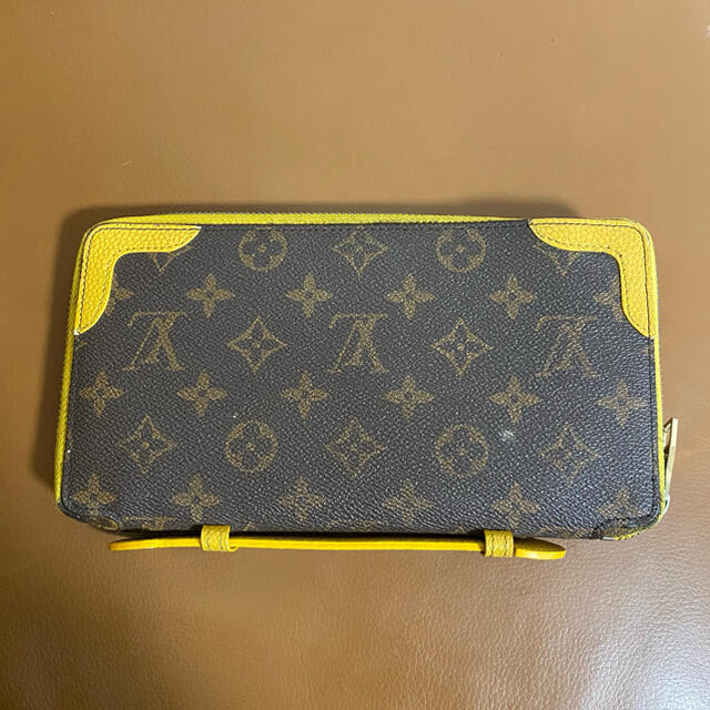 VUITTON 長財布