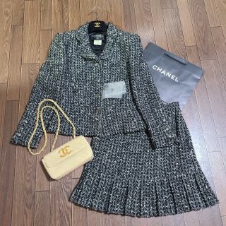 シャネル(CHANEL)のCHANEL ツイード  スーツ ジャケット セットアップ(スーツ)