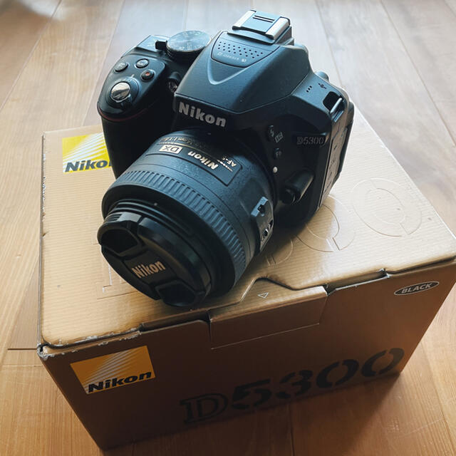 専用)Nikon D5300ボディ+NIKKOR 35mm f/1.8G付き-