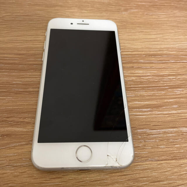 iPhone(アイフォーン)のiPhone8 64GB SIMロック解除済　 スマホ/家電/カメラのスマートフォン/携帯電話(スマートフォン本体)の商品写真